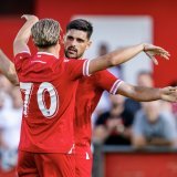 Nivokazi, Kololli et les joueurs du FC Sion fouleront la pelouse du stade Saint-Laurent à Saillon samedi.